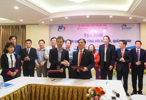  Trong dịp này, Trung tâm Quảng bá xúc tiến văn hóa du lịch Hà Tĩnh và Trung tâm Thông tin xúc tiến du lịch Quảng Ninh đã ký kết văn bản hợp tác